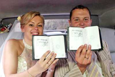 Штамп в паспорте о браке фотошоп
